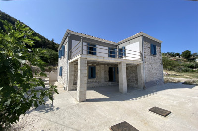 Poros Stone House 01.jpg